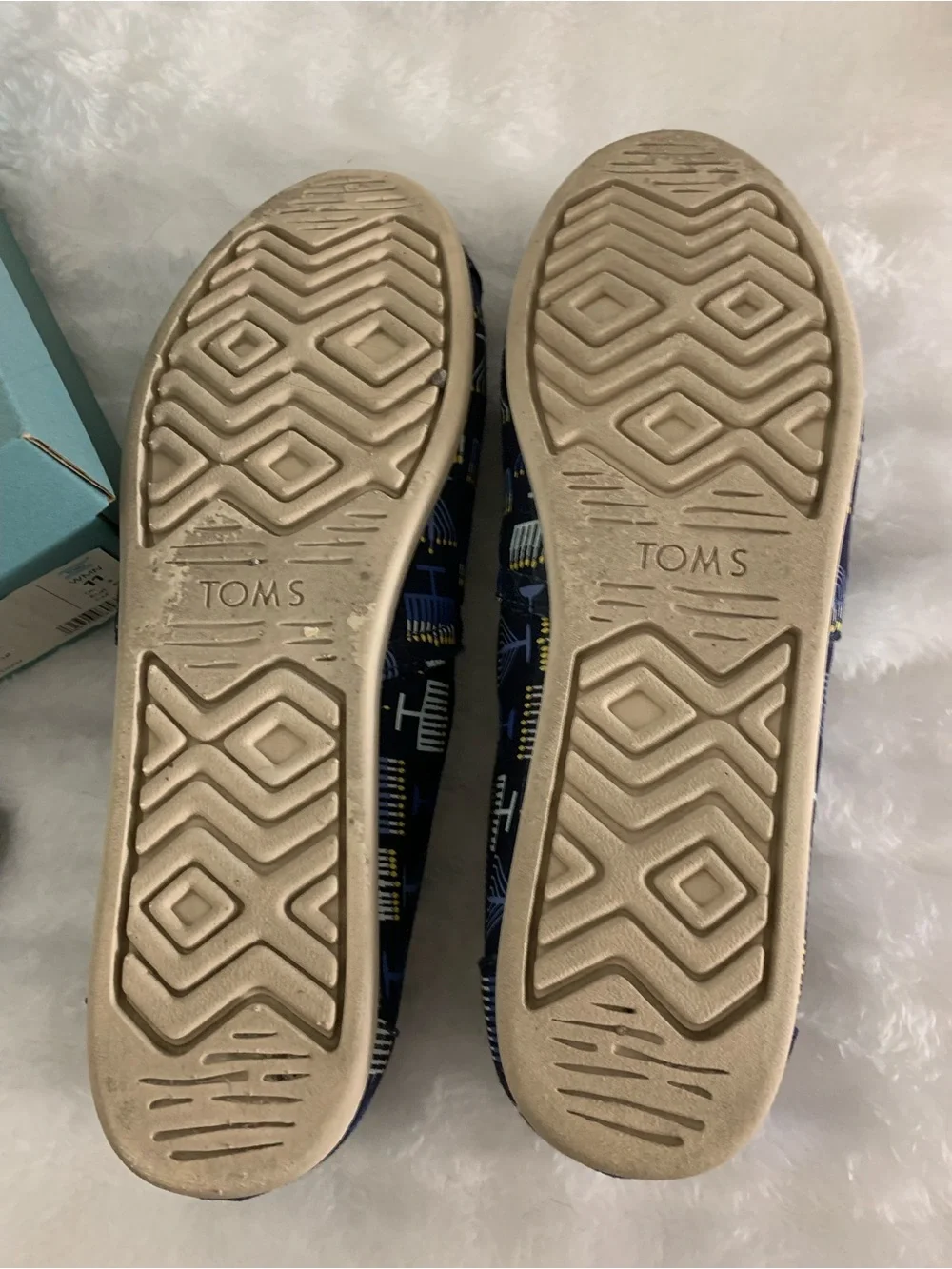 TOMS Women’s Navy Menorah Pattern Slip-On Shoes Size 11
